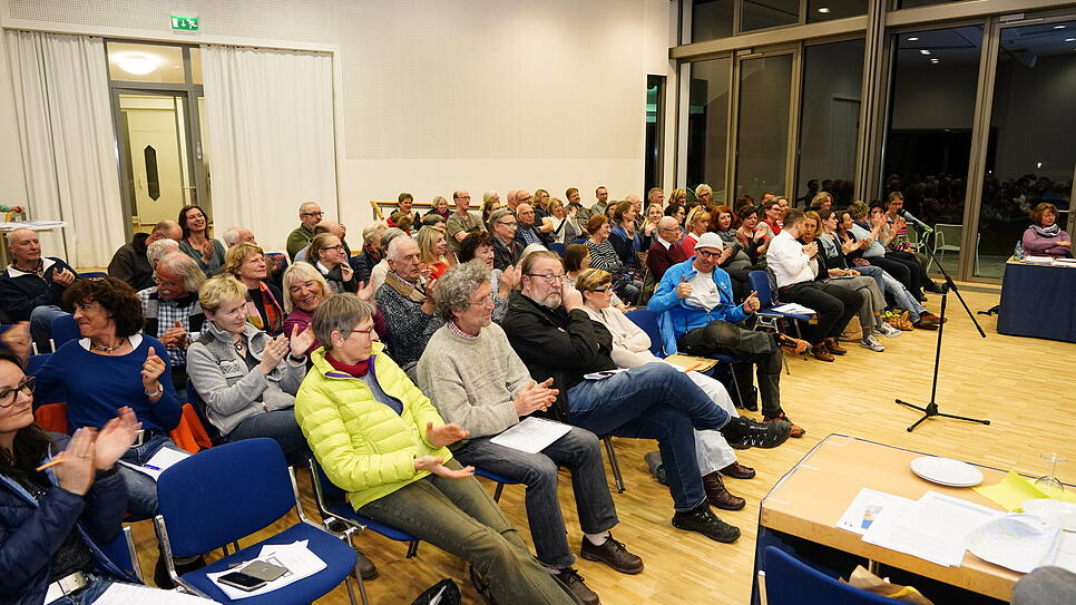Voll bis auf den letzten Platz: Das Interesse an der Gemeinderatssitzung war, wie schon vergangene Woche im Ortsteilausschuss, enorm.