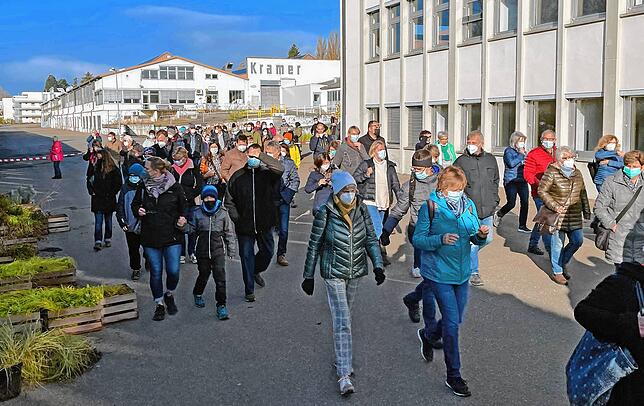 Auf geht‘s zum Abverkauf der Landesgartenschau in der ehemaligen Kramerhalle.