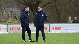 Für die Trainer der SpVgg F.A.L., Philip Schinn (links) und Sebastian Willibald, gelang der Start aus der Winterpause mit einem ...