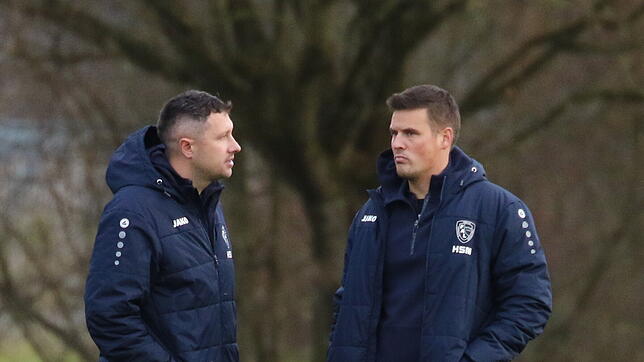 Philip Schinn (links) und Sebastian Willibald, das Trainerduo der SpVgg F.A.L., durfte gegen den FC Neustadt einen 5:0-Erfolg quittieren.