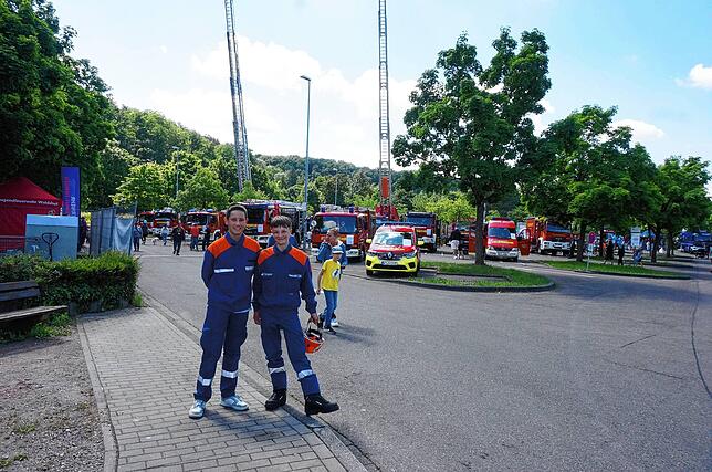 Bild 17: Tag der offenen Tür: die Feuerwehr präsentiert sich