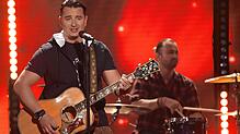 Schlagerstar Andreas Gabalier ist für seine markante Rocker-Attitüde und den selbst gewählten Titel „Volks-Rock‘n‘Roller“ bekannt.