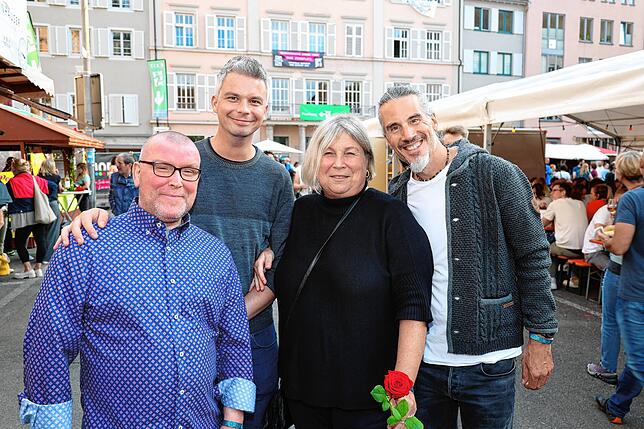 Bild 17: Volle Gläser und beste Stimmung: So ging’s beim Konstanzer Weinfest 2025 weiter