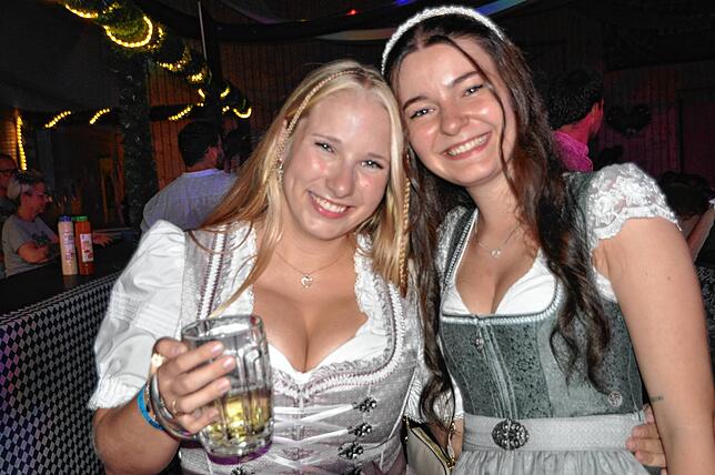 Bild 14: Oktoberfest der Narrenzunft Hugeloh in Leimbach - die tollsten Bilder