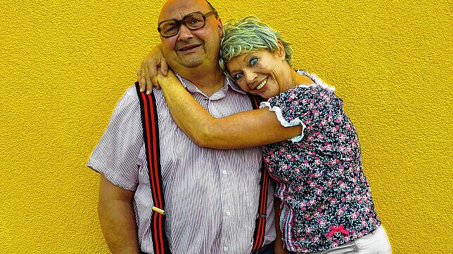 Die Kächeles, Michael Willkommen und Ute Landenberger als Karl-Eugen und Käthe Kächele, treten in Neuhausen ob Eck auf. Sie gehören zu ...