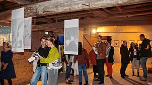 Bei der Eröffnung von „Leerraum Vol.1 (D) EFFEKT“ im Kornhaus. Foto: Christel Rossner