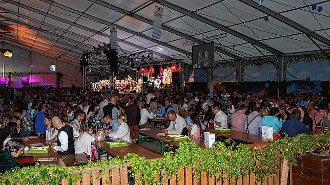Bild 29: Fassanstich beim Deutsch-Schweizer Oktoberfest