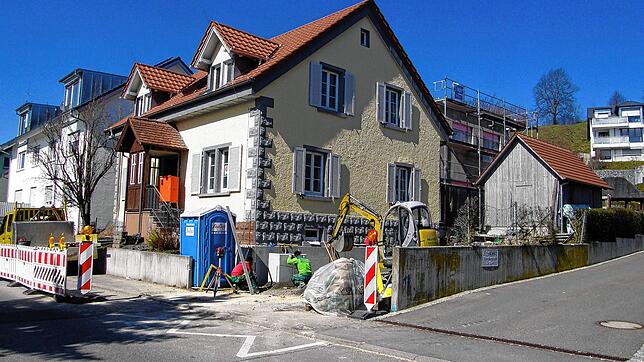 Der Ausbau des alten Kindergartens in der Höhrenbergstraße geht in die Endphase. Ab Juni will der Kinderschutzbund hier ein Kinderhaus ...