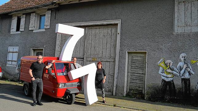 Die Arbeiten für das Kunstprojekt &bdquo;ortszeit 7:77&ldquo; in Böhringen, das zur Kulturnacht in die dritte Runde geht, sind in vollem ...