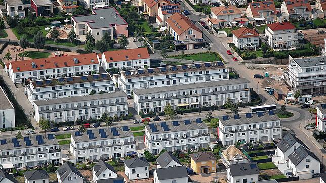 Einfamilienhäuser und Reihenhäuser in Köln. In den vergangenen Jahren ist es nach einer Studie deutlich schwerer geworden, zur ...