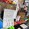 Vor einer Gemeinderatssitzung im Februar hatten Eltern gegen eine Erhöhung der Kindergartengebühren in der Doppelstadt protestiert.