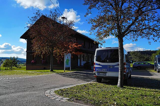 Zeitweise Einsatzzentrale für die Polizei: das Gemeindehaus von Ibach.