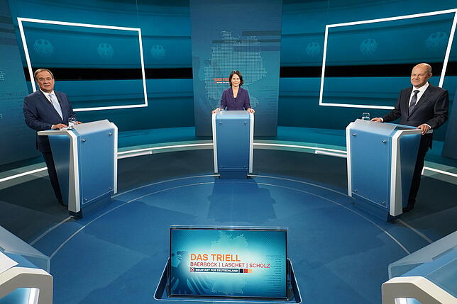 Das erste Wahl-Triell in der dt. TV-Geschichte. Am Sonntagabend baten RTL und ntv zum ersten Wahl-Triell der deutschen TV-Geschichte. Im Studio stellten sich Annalena Baerbock (Bündnis ...