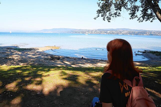 Vor ihrer Abreise wirft Jessi Weigelt noch einmal einen Blick auf den Bodensee.