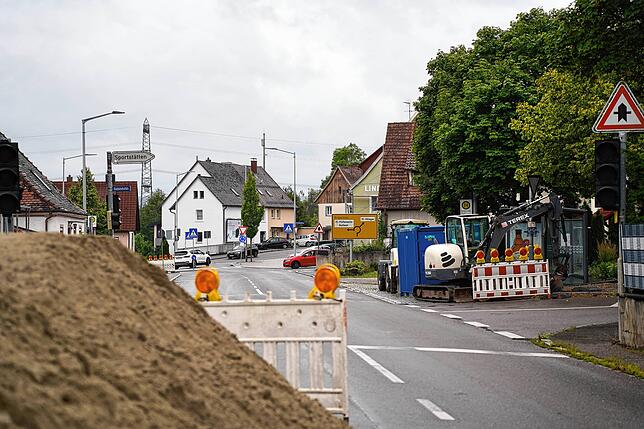 Vorbereitung der Baustelle in Marbach vor dem Kreisel am Montag, 28. August.