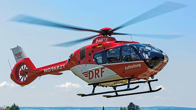 &bdquo;Christoph 45&ldquo; im Einsatz: Noch startet und landet er am Klinikum Friedrichshafen.