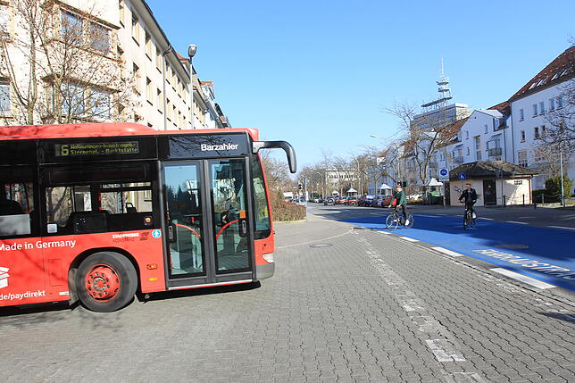 Bild 1: Allein im vergangenen September 450 "kritische Situationen": So erklären die Stadtwerke Konstanz die Verlegung der Buslinie 6