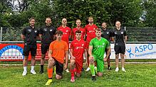 Die Trainer und Neuzugänge beim FC Pfaffenweiler. Stehend von links: Karsten Scheu (Trainer), Jonas Schwer (Trainer), Michael Höhe, ...