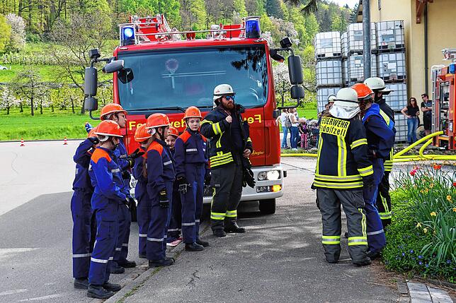 Bild 19: Bilder von der Gesamtübung der Jugendfeuerwehr Radolfzell und den Ortsteilen