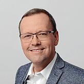 Rainer Brüning, 62, stammt aus Hamburg und studierte Geschichts- und Literaturwissenschaft. Er ist seit 1998 Archivar im ...