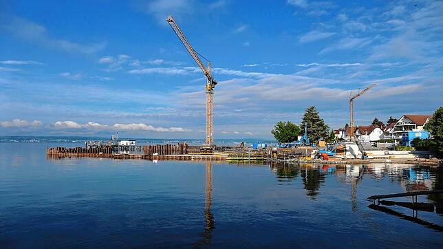 Der Westhafen in Hagnau ist eine Baustelle. Boote konnten hier 2024 nicht stehen. Im April 2025 sollen sie zurückkehren können. Dann ...