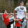 Super-Partie: Eine überragende Leistung bot der Laufenburger Defensivmann Eduard Nowak (rechts) beim 4:1-Sieg seiner Mannschaft gegen ...