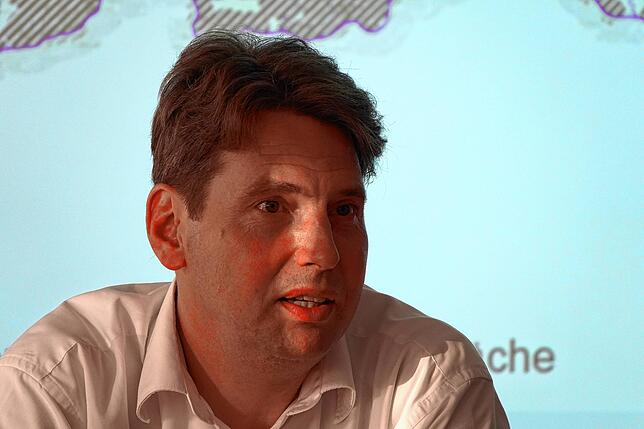Es haben sich viele rechtliche Rahmenbedingungen geändert“: Verbandsdirektor Sebastian Wilske im Rickenbacher Gemeinderat am Dienstag. ...