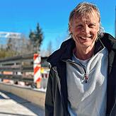 Frank Rosenfelder, Geschäftsführer der Firma Günter Bausanierung, hier bei der Eröffnung einer Behelfsbrücke in der Peterzeller Straße, ...