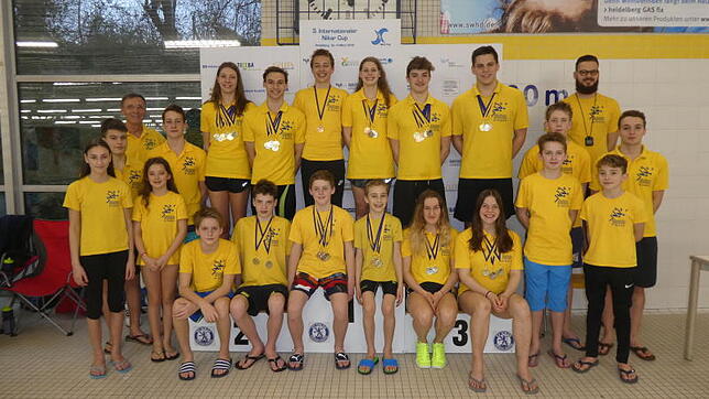 Mit 15 Gold-, 17 Silber, zehn Bronzemedaillen und 57 persönlichen Bestzeiten schnitten die 21 Singener Schwimm-Sport-Freunde beim ...