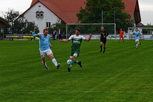 Bild 5: SV Waldhaus bezwingt den SV Obersäckingen mit 4:0 &ndash; und wir haben Bilder!