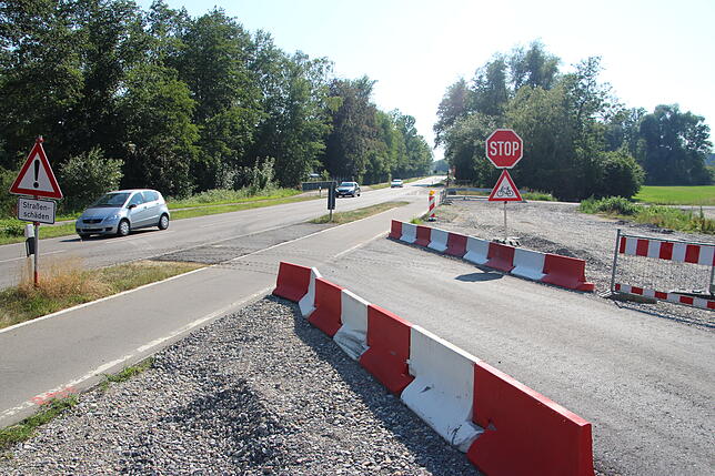 Bild 11: Unterwegs an und über der B&nbsp;31-neu: So sieht es derzeit auf der Riesenbaustelle aus