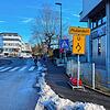 Hoppla, ein Umleitungsschild in Überlingen! Wer geradeaus fährt, kommt an einen Ort, der Glücksgefühle auslösen kann.