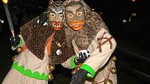 Die Wolfbachrolli sind Gastgeber des Nachtumzugs in Pfaffenweiler, der erste große Fasnetsumzug in der Region.