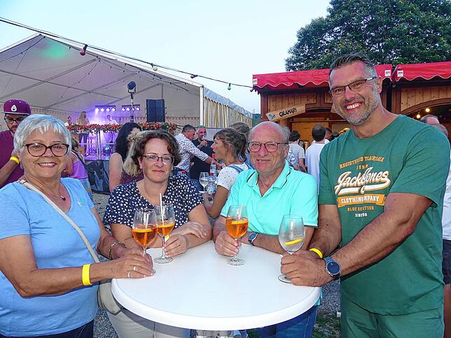 Bild 17: Die Bilder vom Bermatinger Weinfest! So schön war der Auftakt am Freitagabend