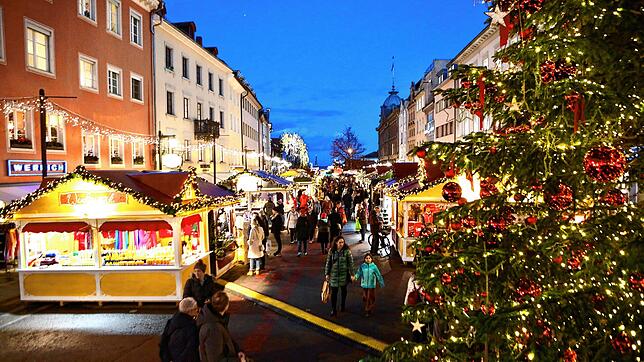 Der Konstanzer Weihnachtsmarkt ist jedes Jahr ein beliebtes Ausflugsziel für Tausende Besucher.