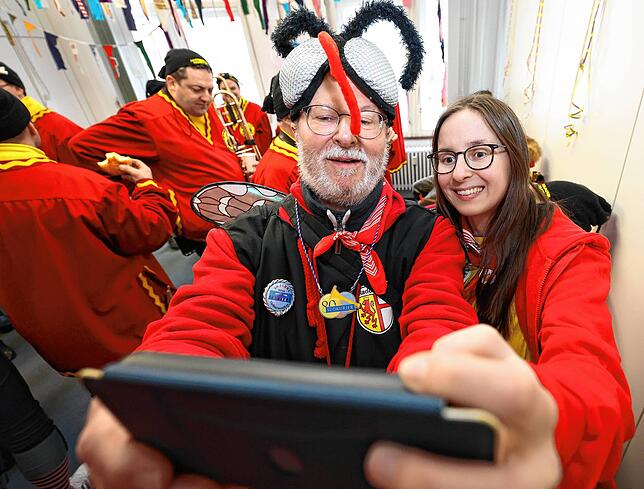 Sehr begehrt: Ein Selfie mit der Redakteurin Laura Marinovic.