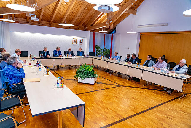 Besuch von Landrat Sven Hinterseh in der Gemeinde Brigachtal..Abschließende Diskussionsrunde im Rathaus.