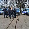 Die Bereitschaftspolizei macht sich an der Villinger Wache bereit zum Sucheinsatz nach Dirk Brünker.