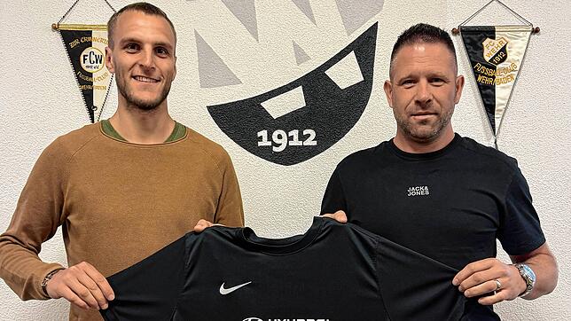 Neu im Wehratal: Patrick Keller (links) wechselt zur kommenden Saison vom TuS Efringen-Kirchen zur SG FC Wehr/Brennet. Trainer Urs Keser ...