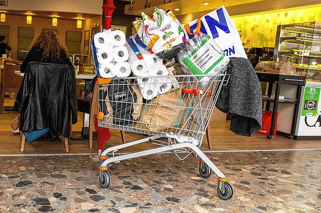 Da war aber jemand ordentlich beim Poschten. Woher kommt aber das Schweizer Wörtchen fürs Einkaufen?