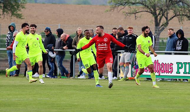 Bild 7: Die besten Bilder vom Spitzenspiel der Bezirksliga Bodensee zwischen Mühlhausen und dem TSV Singen