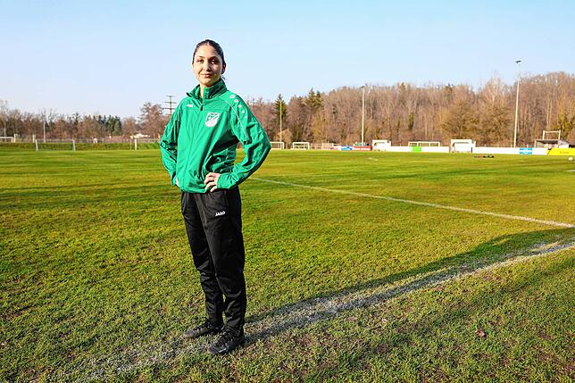 Gestatten, Nationalspielerin – wenngleich noch im Nordstern-Trikot. Die Ausrüstung der georgischen Nationalmannschaft bekommt sie ...