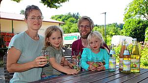 Sophie und Philipp Kopp, hier mit ihren Kindern Ignaz und Ida, freuen sich darauf, den SÜDKURIER-Lesern am Freitag, 30. August ihre ...