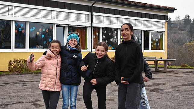 Der in die Tage gekommene Pausenhof der Schule Fischbach soll von Grund auf saniert und es sollen zusätzliche Spielmöglichkeiten ...