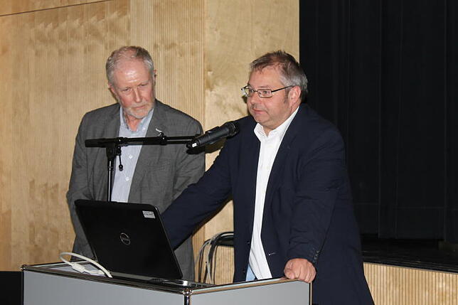 Bauamtsleiter Michael Rohrer (links) und Bürgermeister Alexander Guhl stellten die Bad Säckinger „Perlen“ zur Gestaltung des ...