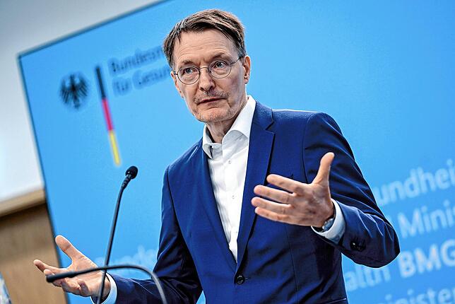 Karl Lauterbach (SPD), Bundesminister für Gesundheit, bei einer Pressekonferenz.