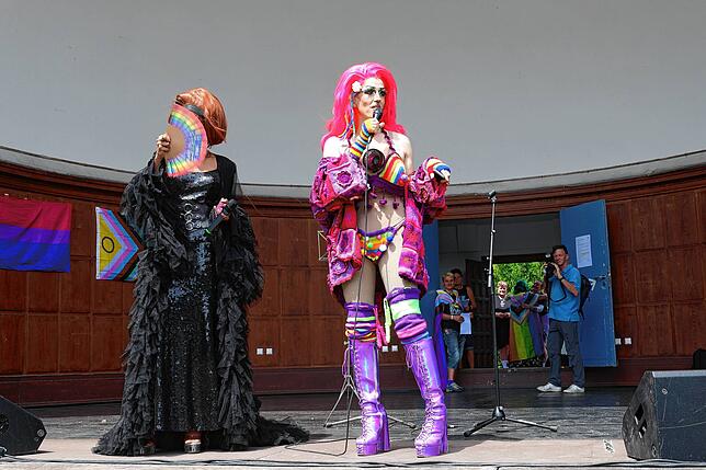 Bild 11: Fotos vom CSD 2025 in Konstanz: Bunte Flaggen, ausgefallene Outfits und klare Statements