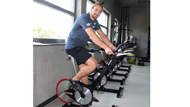 Auch der schwedische Angreifer Andreas Thuresson musste beim Fitnesstest der Wild Wings kräftig strampeln.