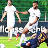 Wenn der FC 08 Villingen ins Vorbereitungs-Training startet, wird Anthony Mbem-Som (Mitte) fehlen. Er kehrte wieder zum Freiburger FC ...