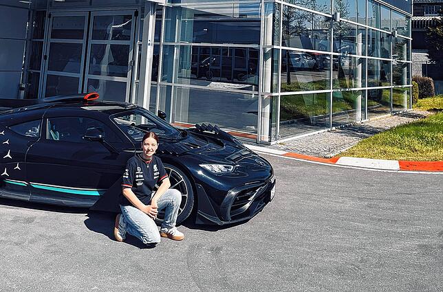 Clara Kerber schnupperte bei der Firma AMG Luft in der Autobrache.